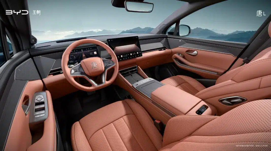 BYD Tang L — Cockpit